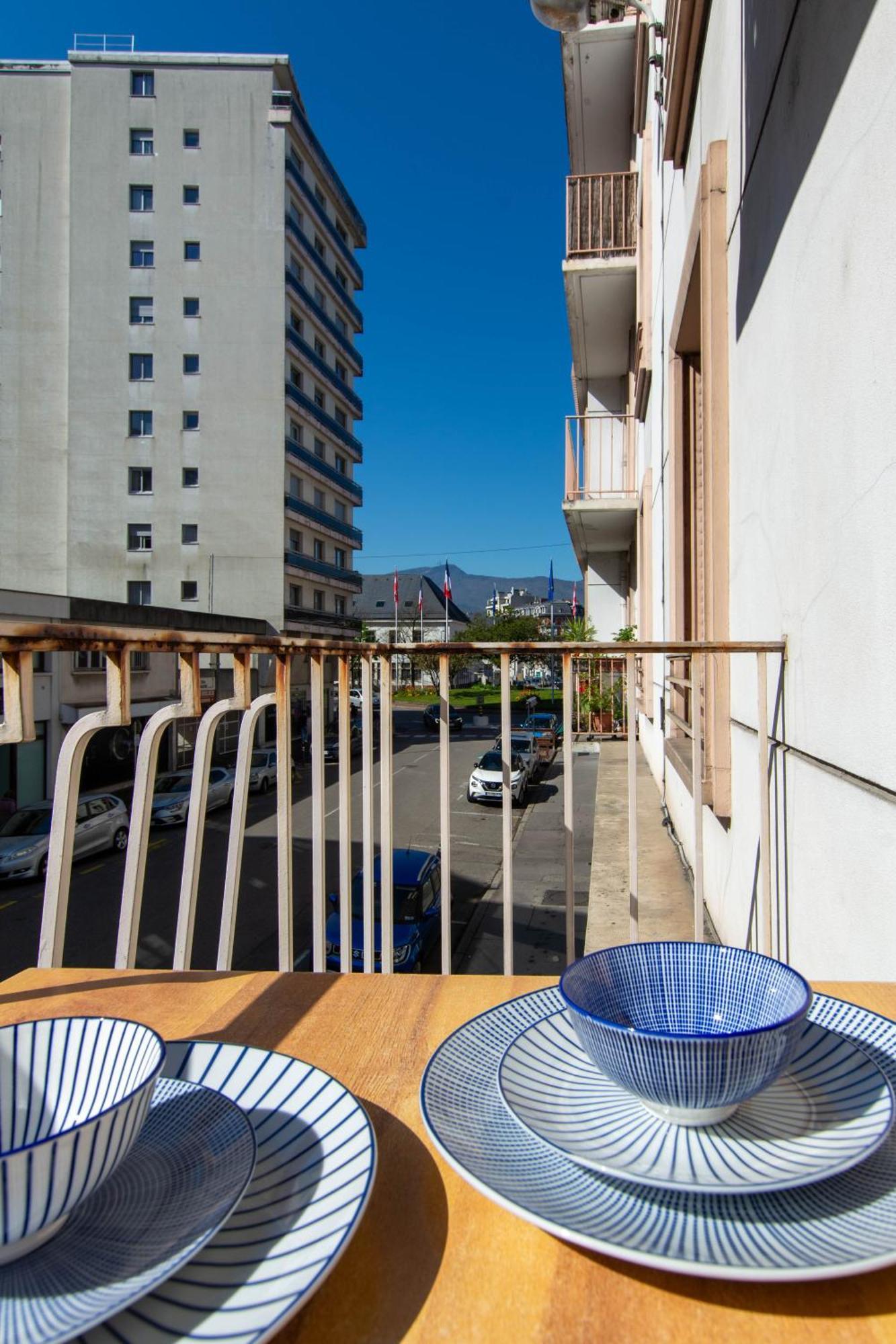 Appartement T3 Gare De Chambery Centre Ville Esterno foto